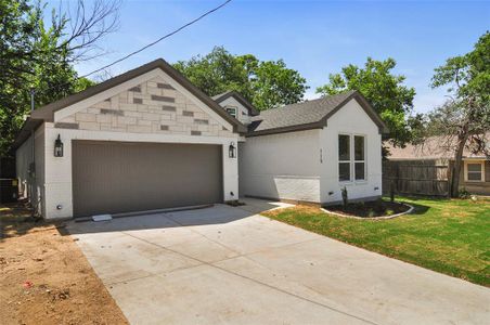 New construction Single-Family house 115 Bryan Street, Weatherford, TX 76086 - photo 2 2