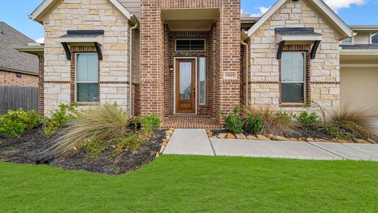 New construction Single-Family house 15015 Lake Shore Avenue, Mont Belvieu, TX 77523 - photo 3 3