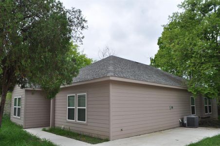 New construction Single-Family house 10 Yinger Street, Waxahachie, TX 75165 - photo 1 1
