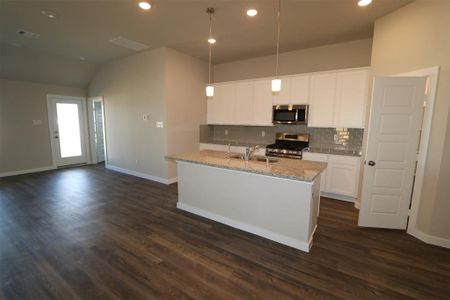 New construction Single-Family house 1915 Live Springs Way, Rosenberg, TX 77471 Boone - Smart Series- photo 6 6