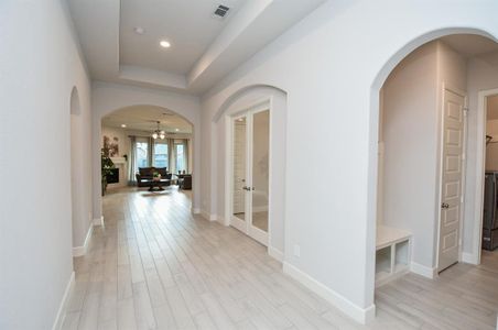 Spacious Entryway