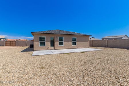 New construction Single-Family house 10070 W Wenden Drive, Arizona City, AZ 85123 - photo 24 24