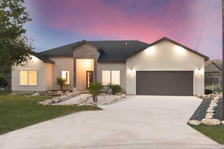 New construction Single-Family house 166 Rockingshire Ct, Spring Branch, TX 78070 - photo 0 0