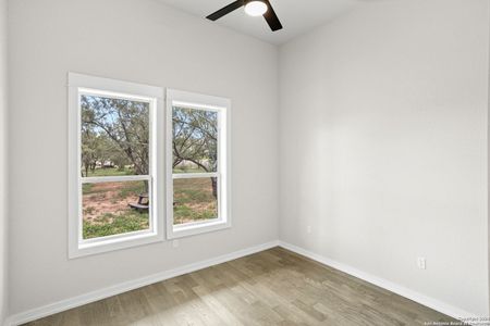 New construction Single-Family house 255 County Road 146, Floresville, TX 78114 - photo 16 16