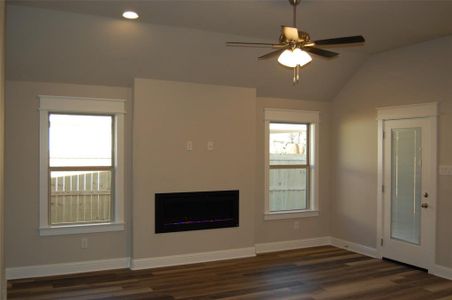 New construction Single-Family house 813 Haley Street, Springtown, TX 76082 - photo 6 6