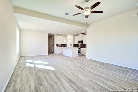 New construction Single-Family house 1588 Seekat Drive, New Braunfels, TX 78132 Enclave Series - Capri- photo 7 7