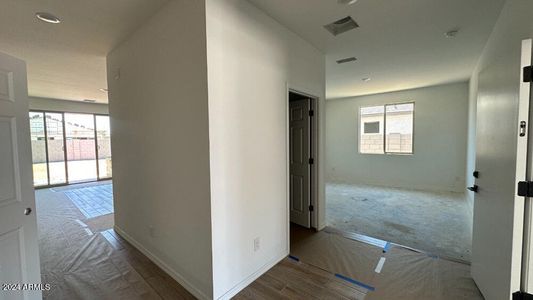 New construction Single-Family house 4131 E Bradford Avenue, San Tan Valley, AZ 85143 Larkspur Homeplan- photo 18 18
