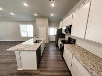 New construction Single-Family house 2022 Cedar Branch Drive, Conroe, TX 77306 - photo 3 3