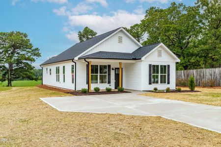 New construction Single-Family house 307 W Old Road, Lillington, NC 27546 - photo 0