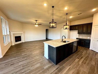 New construction Single-Family house 116 Goldfinch Road, Joshua, TX 76058 Concept 2267- photo 4 4