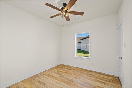 New construction Single-Family house 745 River Oak Way, Lake Dallas, TX 75065 - photo 25 25