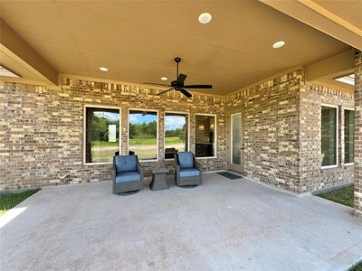 New construction Single-Family house 846 Oak Ridge Drive, Angleton, TX 77515 - photo 33 33