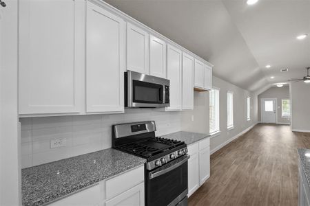 New construction Single-Family house 22366 Curly Maple Drive, New Caney, TX 77357 Magnolia- photo 6 6