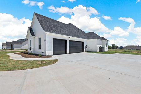 New construction Single-Family house 443 Red Bird, Springtown, TX 76082 - photo 2 2