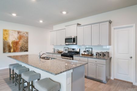 New construction Single-Family house 13606 Turnesa Terrace, San Antonio, TX 78221 Thayer- photo 8 8