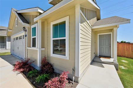 New construction Single-Family house 120 Shugart St, San Marcos, TX 78666 - photo 2 2