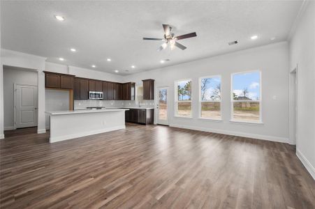 New construction Single-Family house 4934 Pineloch Bayou Drive, Baytown, TX 77523 - photo 9 9