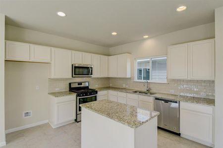 New construction Single-Family house 707 Stampede Road, San Marcos, TX 78666 - photo 18 18