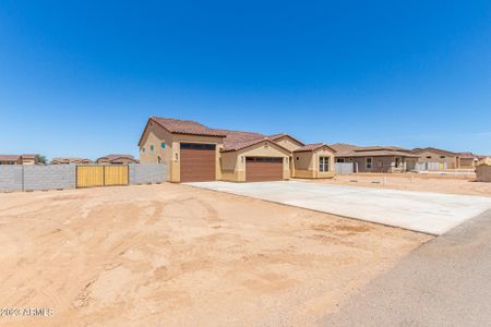 New construction Single-Family house 29524 N 223Rd Drive, Wittmann, AZ 85361 - photo 38 38