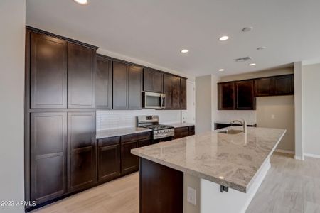 New construction Single-Family house 41000 W Agave Road, Maricopa, AZ 85138 Villagio Series - Belice- photo 7 7