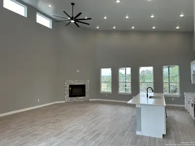 New construction Single-Family house 1652 Rimrock Cove, Spring Branch, TX 78070 - photo 5 5