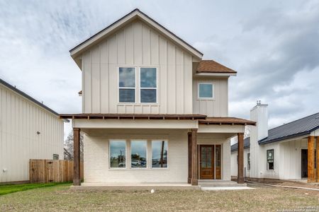New construction Single-Family house 182 W Torrey St, New Braunfels, TX 78130 - photo 0