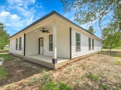 New construction Single-Family house 110 Pohakuloa Dr, Bastrop, TX 78602 - photo 27 27