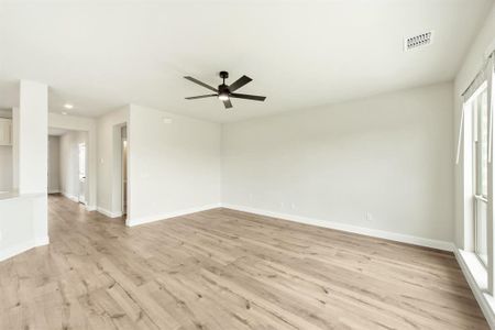 New construction Single-Family house 153 Creekside Drive, Sanger, TX 76266 Dewberry III- photo 19 19