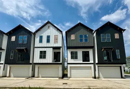 New construction Single-Family house 1909 Johanna Drive, Houston, TX 77055 - photo 0