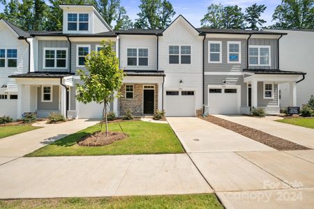 New construction Townhouse house 3332 Finchborough Court, Charlotte, NC 28269 - photo 0