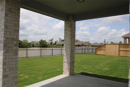 New construction Single-Family house 140 Water Grass Trail, Clute, TX 77531 The Sandown- photo 23 23