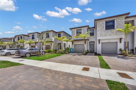 New construction Townhouse house 25465 Sw 108Th Ct, Homestead, FL 33032 - photo 1 1