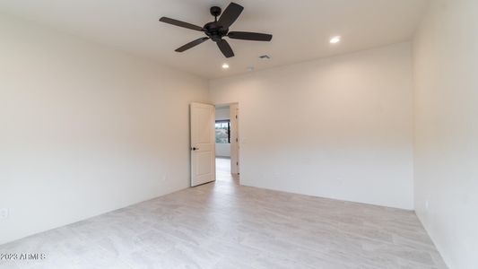 New construction Single-Family house 550 S 332Nd Avenue, Wickenburg, AZ 85390 - photo 15 15