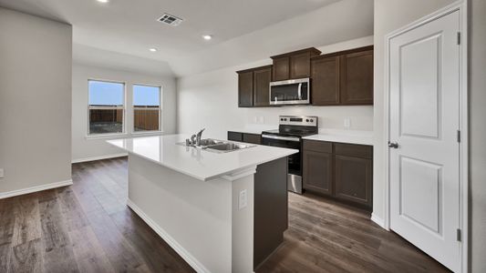 New construction Single-Family house 109 Boxwood Drive, Royse City, TX 75189 - photo 5 5