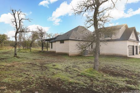 New construction Single-Family house 399 Bauer Ln, Castroville, TX 78009 - photo 21 21