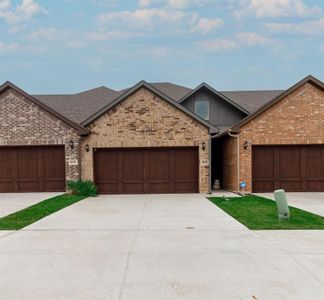 New construction Townhouse house 841 Eaglescliffe Landing, Wylie, TX 75098 - photo 1 1
