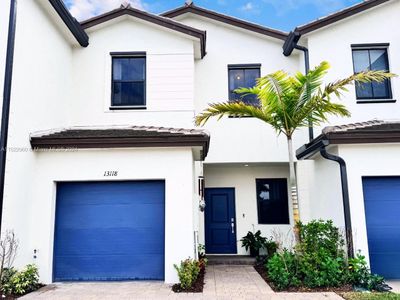 New construction Townhouse house 13118 Sw 232Nd Ter, Unit 13118, Miami, FL 33032 - photo 1 1