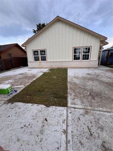 New construction Single-Family house 5631 Harriet Street, Houston, TX 77023 - photo 0