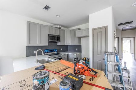 New construction Single-Family house 1101 Johnson Street, Baytown, TX 77520 - photo 8 8