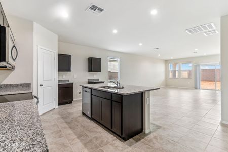 New construction Single-Family house 573 W Freedom Street, Florence, AZ 85132 - photo 5 5