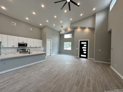 New construction Single-Family house 1652 Rimrock Cove, Spring Branch, TX 78070 - photo 6 6