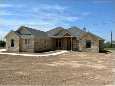 New construction Single-Family house 1401 King Ranch Rd, Salado, TX 76571 - photo 0