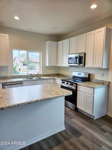 New construction Single-Family house 8980 W Pineveta Drive, Arizona City, AZ 85123 - photo 6 6