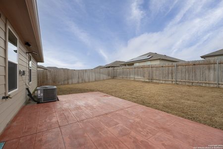 New construction Single-Family house 921 Gerardia Ct, Seguin, TX 78155 - photo 27 27