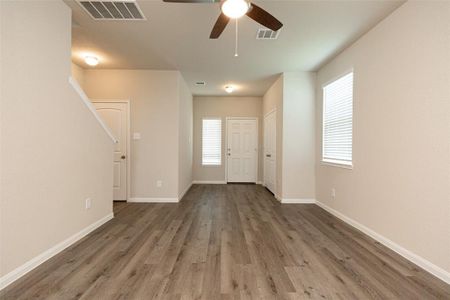 New construction Single-Family house 1474 Mount Bassie Trail, Conroe, TX 77301 - photo 9 9