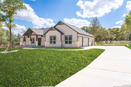 New construction Single-Family house 173 Timber Place, La Vernia, TX 78121 - photo 1 1