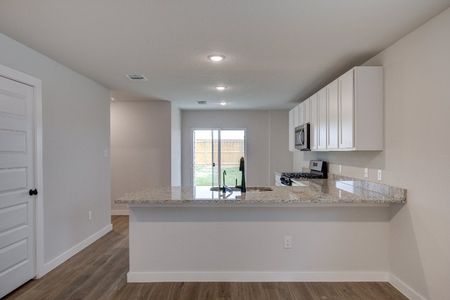 New construction Single-Family house 9874 Forestier Grn, San Antonio, TX 78221 Scottsdale - 1562- photo 5 5