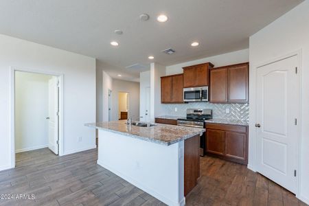 New construction Single-Family house 24171 W Hess Avenue, Buckeye, AZ 85326 - photo 4 4
