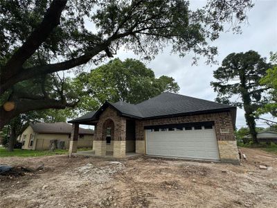 New construction Single-Family house 8105 Tavenor Lane, Houston, TX 77075 - photo 8 8