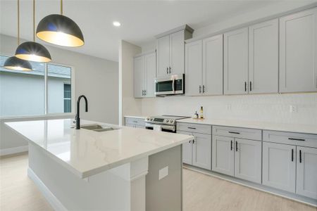 New construction Single-Family house 118 N Hudson Street, Orlando, FL 32835 - photo 8 8